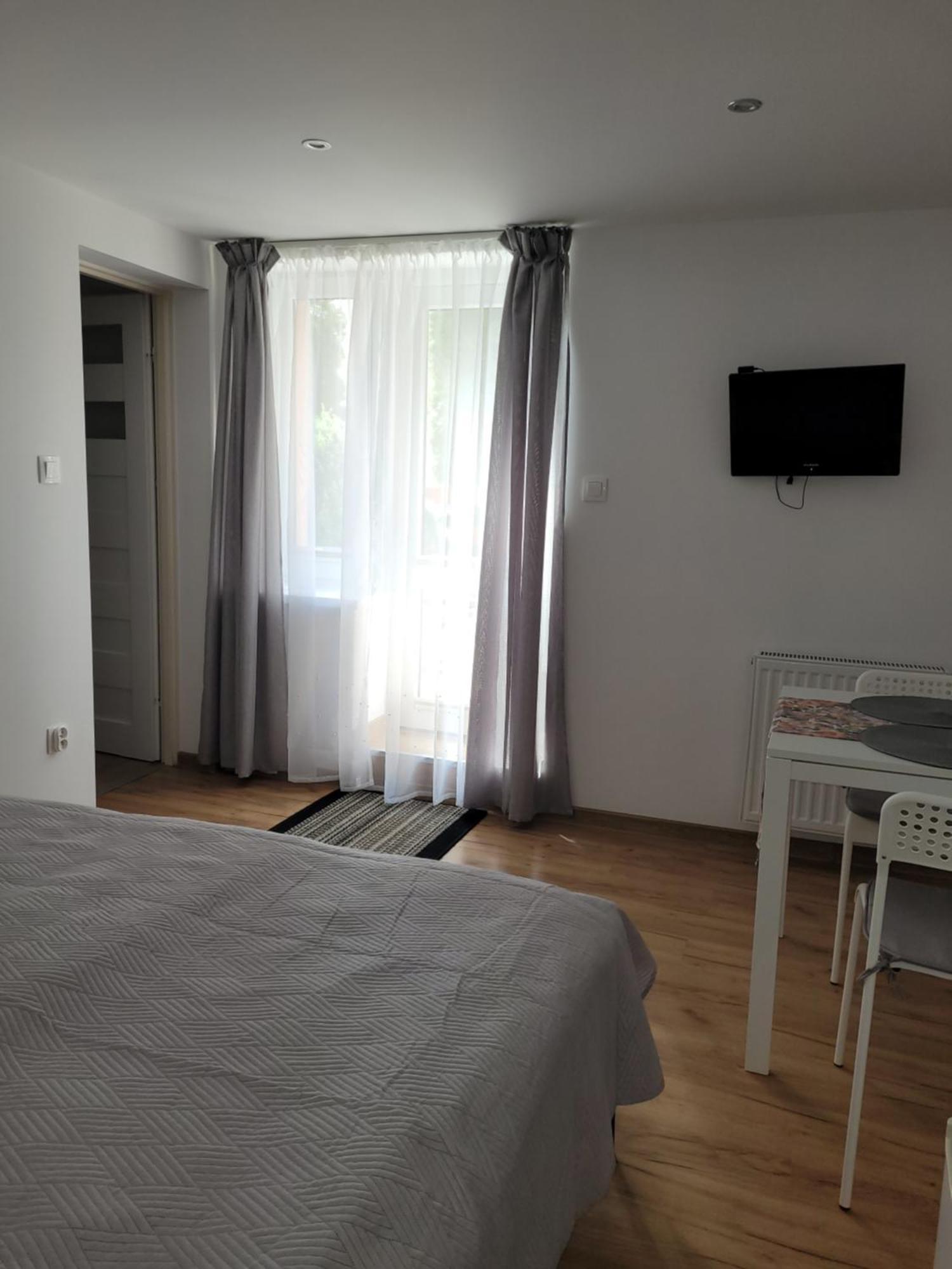 Apartamenty I Pokoje Goscinne Zosia Дарлувко Экстерьер фото